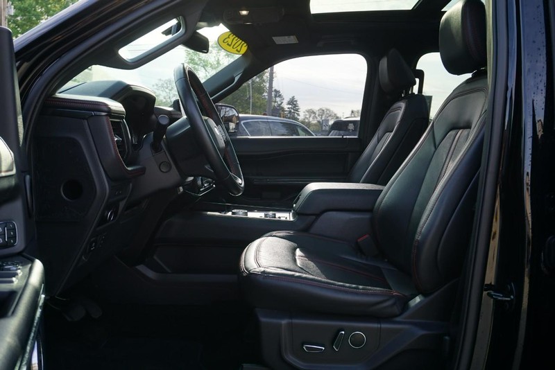 Ford Expedition Vehicle Full-screen Gallery Image 25