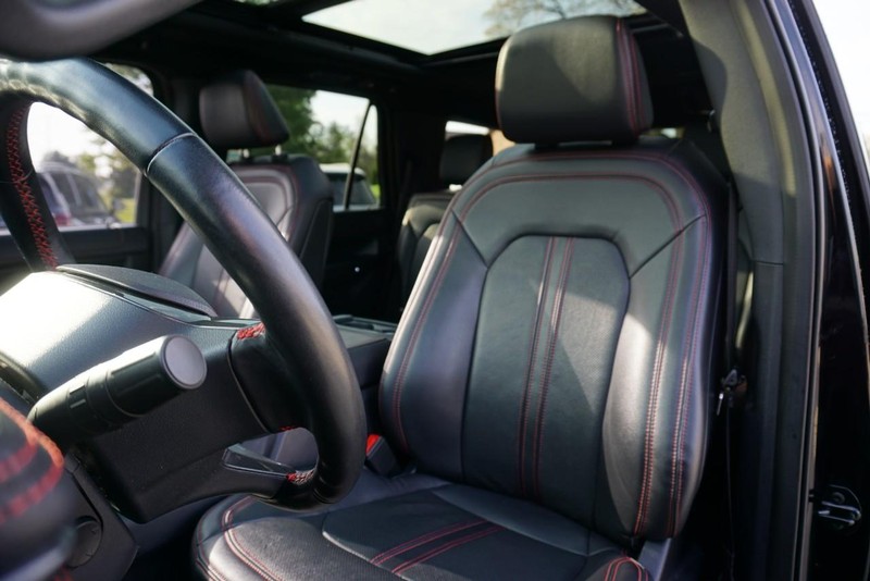 Ford Expedition Vehicle Full-screen Gallery Image 27