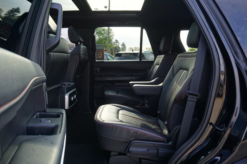 Ford Expedition Vehicle Full-screen Gallery Image 28