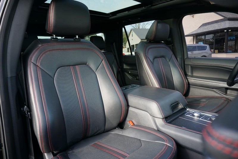 Ford Expedition Vehicle Full-screen Gallery Image 36