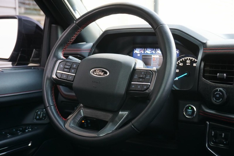 Ford Expedition Vehicle Full-screen Gallery Image 38