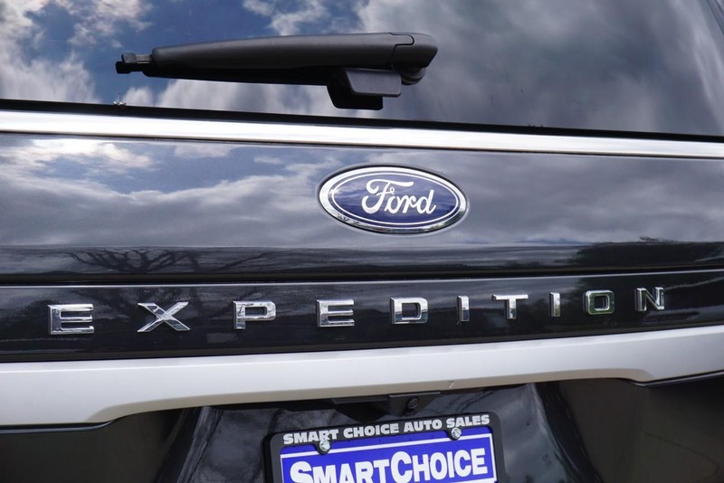 Ford Expedition Vehicle Full-screen Gallery Image 20