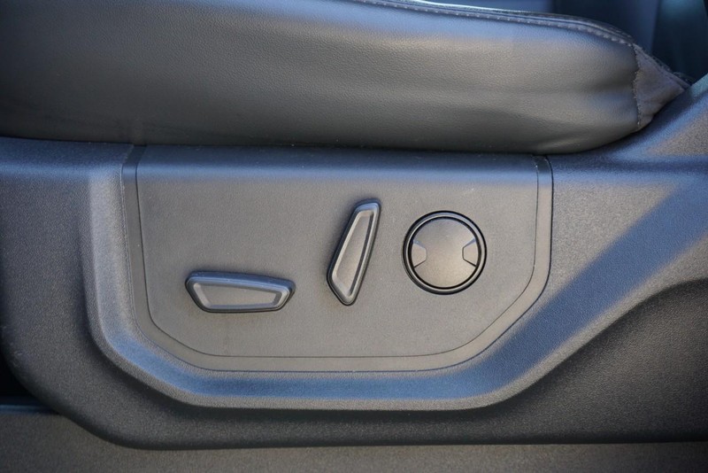 Ford Expedition Vehicle Full-screen Gallery Image 23