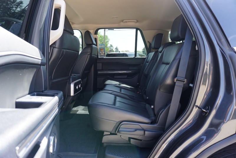 Ford Expedition Vehicle Full-screen Gallery Image 25