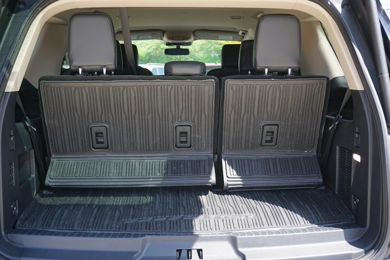 Ford Expedition Vehicle Full-screen Gallery Image 28