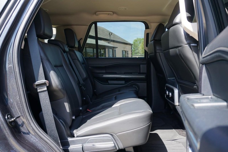 Ford Expedition Vehicle Full-screen Gallery Image 29