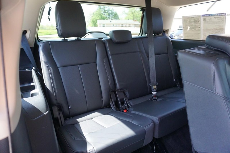 Ford Expedition Vehicle Full-screen Gallery Image 31