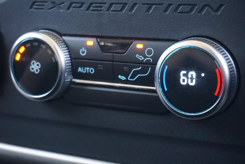 Ford Expedition Vehicle Full-screen Gallery Image 39