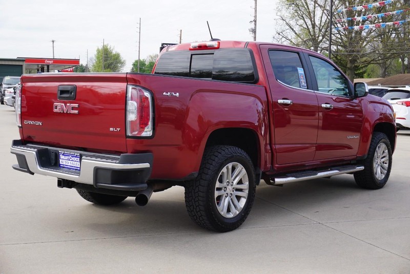 GMC Canyon Vehicle Full-screen Gallery Image 03