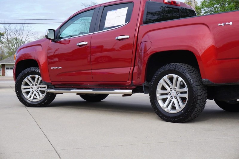 GMC Canyon Vehicle Full-screen Gallery Image 14