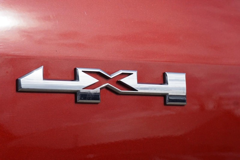 GMC Canyon Vehicle Full-screen Gallery Image 18