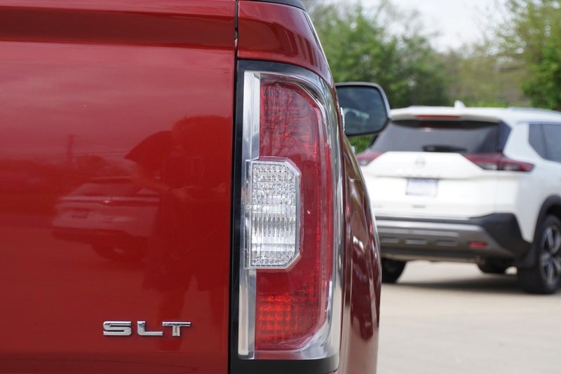 GMC Canyon Vehicle Full-screen Gallery Image 20