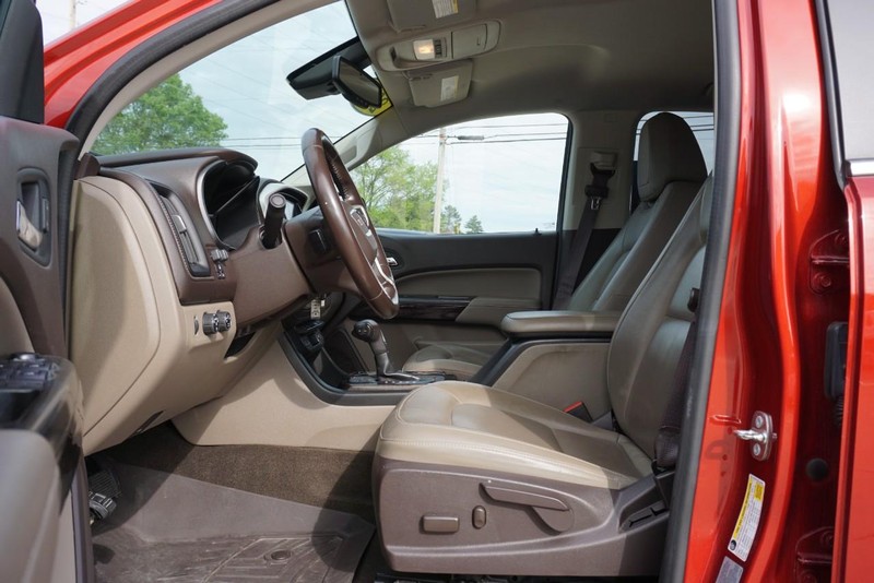 GMC Canyon Vehicle Full-screen Gallery Image 24