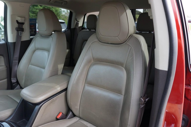 GMC Canyon Vehicle Full-screen Gallery Image 26