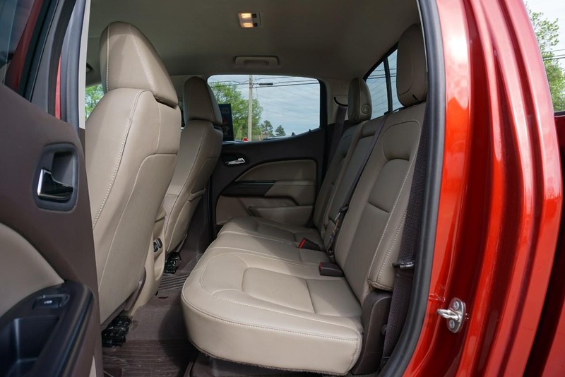 GMC Canyon Vehicle Full-screen Gallery Image 27