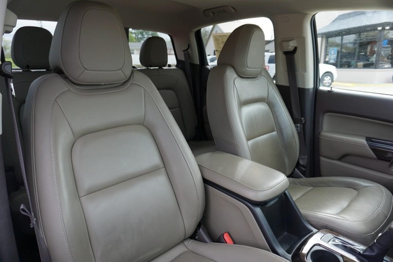 GMC Canyon Vehicle Full-screen Gallery Image 33