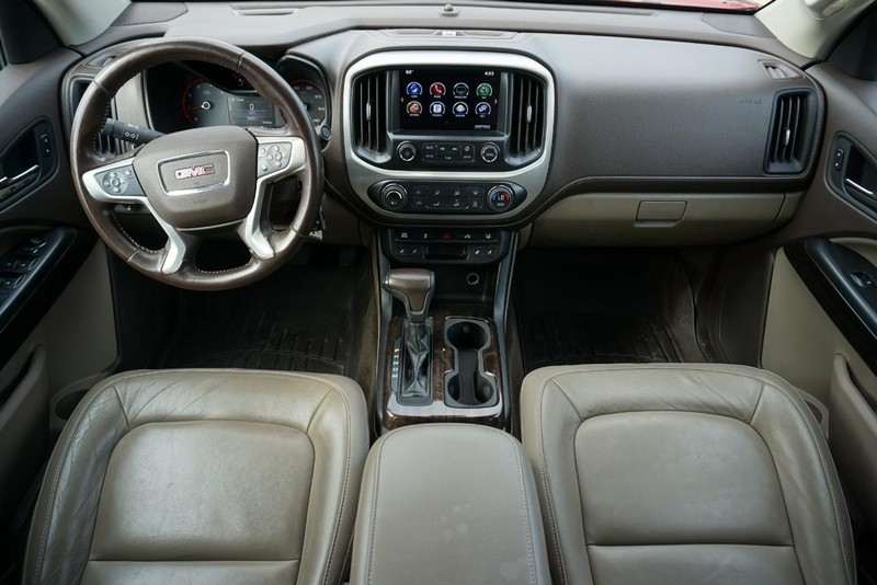 GMC Canyon Vehicle Full-screen Gallery Image 34