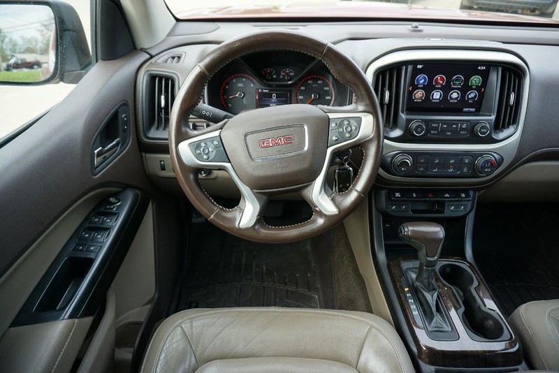 GMC Canyon Vehicle Full-screen Gallery Image 38
