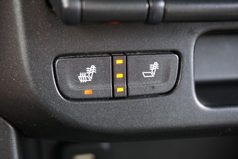 GMC Canyon Vehicle Full-screen Gallery Image 46