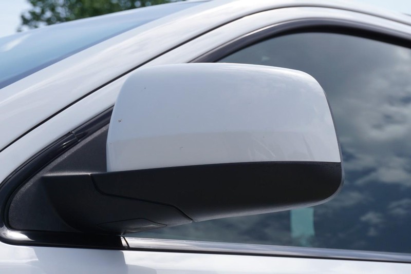 Jeep Grand Cherokee Vehicle Full-screen Gallery Image 12