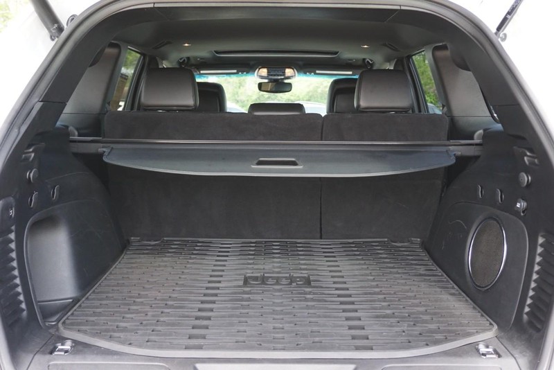 Jeep Grand Cherokee Vehicle Full-screen Gallery Image 21