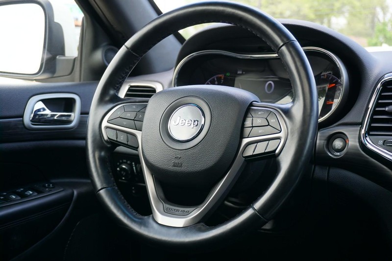 Jeep Grand Cherokee Vehicle Full-screen Gallery Image 33