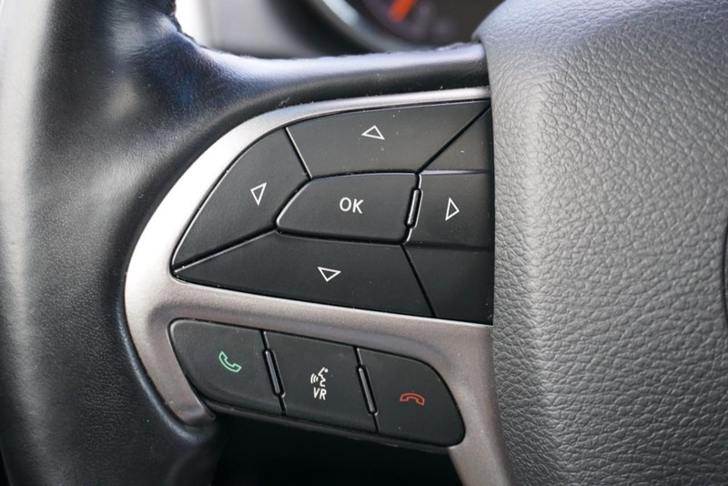 Jeep Grand Cherokee Vehicle Full-screen Gallery Image 38