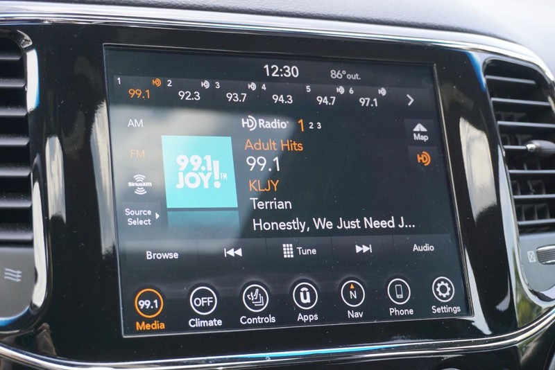 Jeep Grand Cherokee Vehicle Full-screen Gallery Image 42