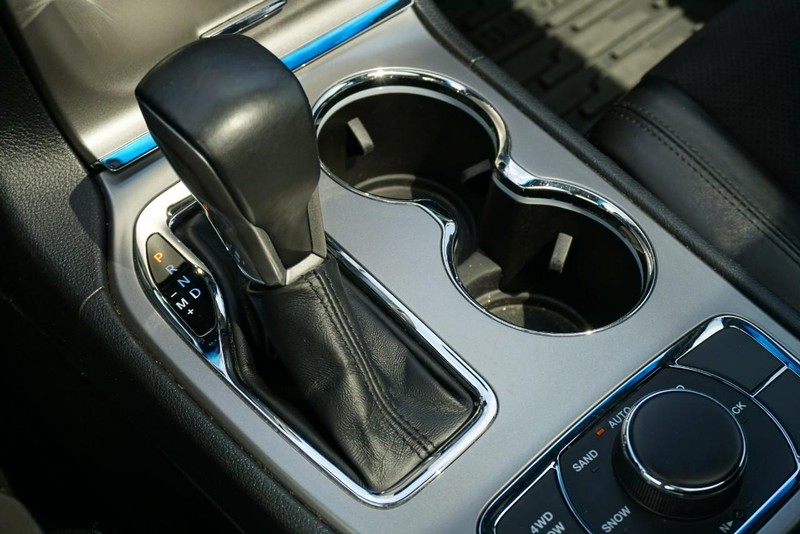 Jeep Grand Cherokee Vehicle Full-screen Gallery Image 45