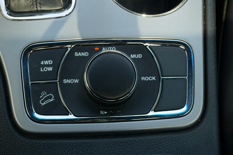 Jeep Grand Cherokee Vehicle Full-screen Gallery Image 46