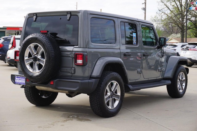 Jeep Wrangler Vehicle Full-screen Gallery Image 03