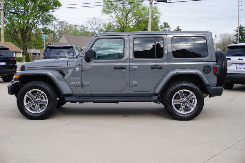 Jeep Wrangler Vehicle Full-screen Gallery Image 06