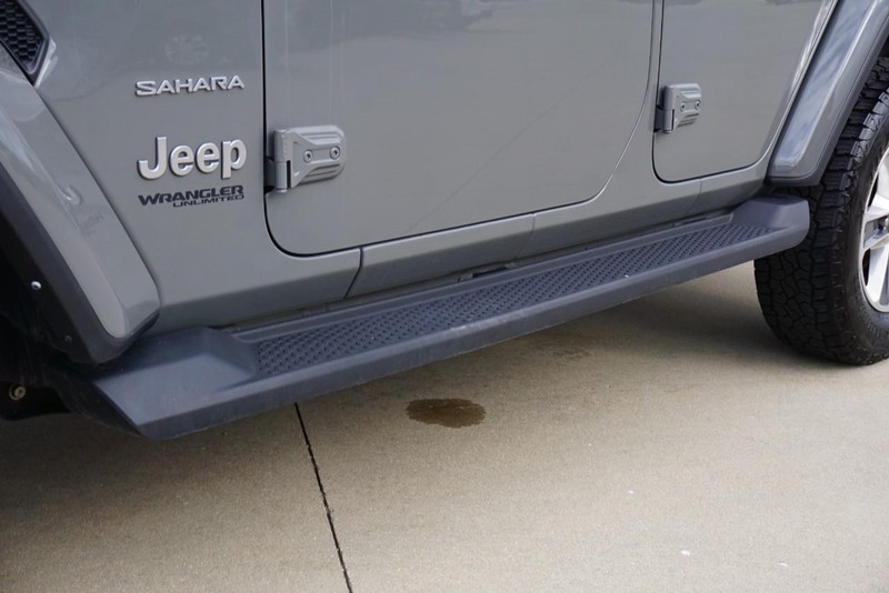 Jeep Wrangler Vehicle Full-screen Gallery Image 12
