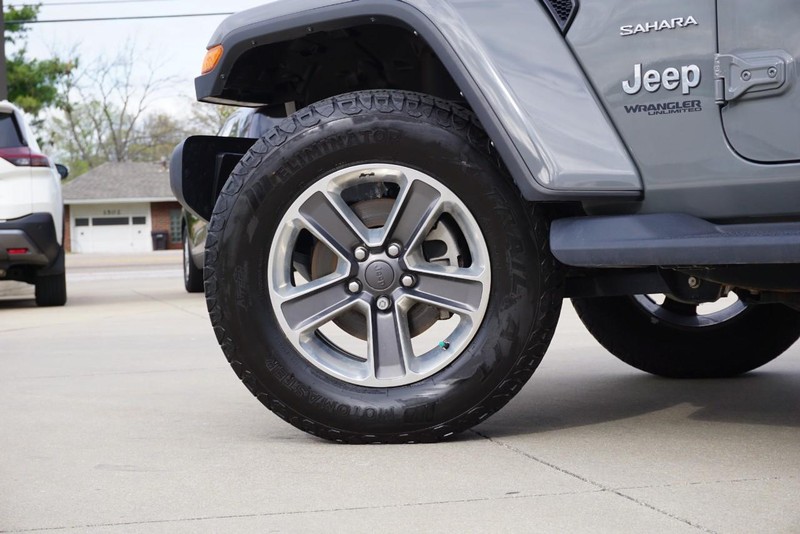 Jeep Wrangler Vehicle Full-screen Gallery Image 14