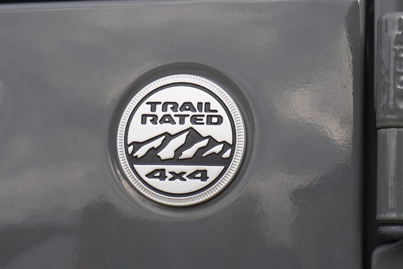 Jeep Wrangler Vehicle Full-screen Gallery Image 18