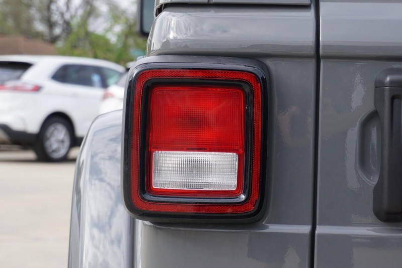 Jeep Wrangler Vehicle Full-screen Gallery Image 19