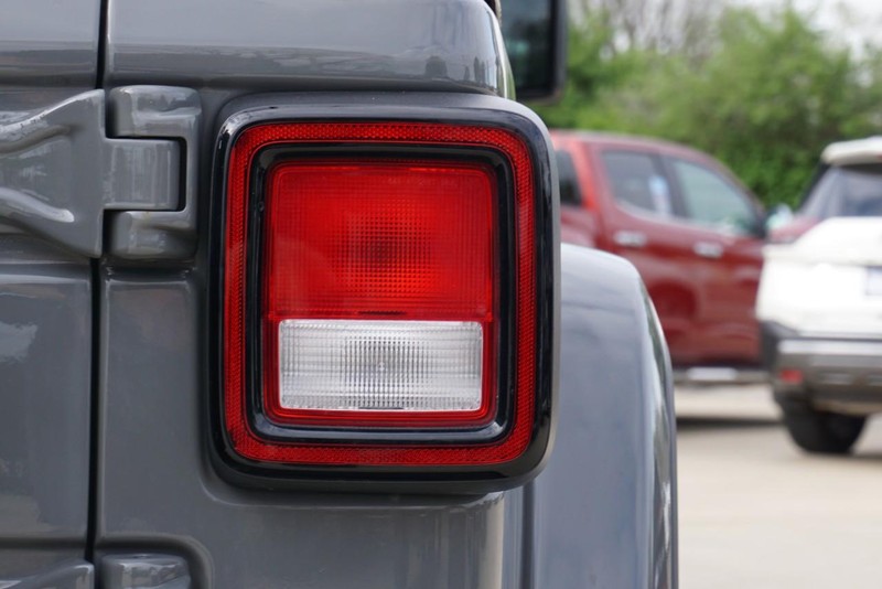 Jeep Wrangler Vehicle Full-screen Gallery Image 20