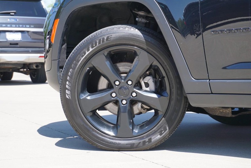 Jeep Grand Cherokee Vehicle Full-screen Gallery Image 14