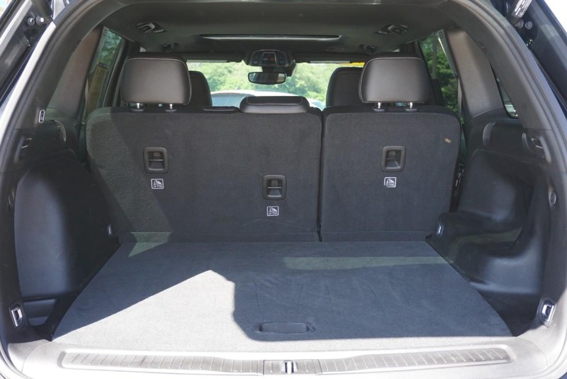 Jeep Grand Cherokee Vehicle Full-screen Gallery Image 19
