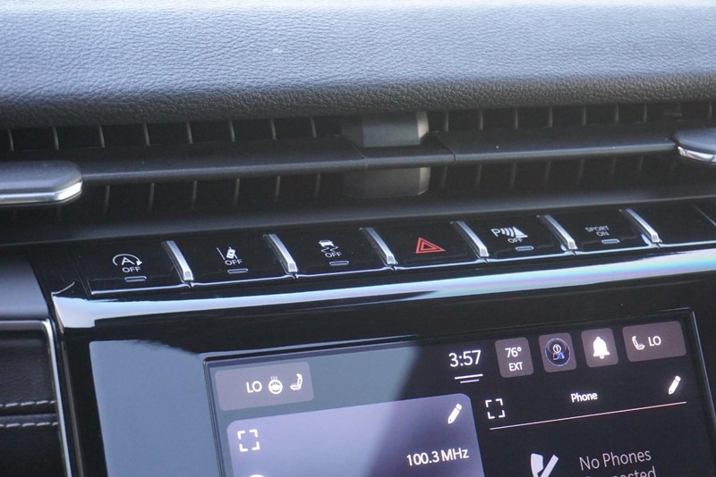 Jeep Grand Cherokee Vehicle Full-screen Gallery Image 38