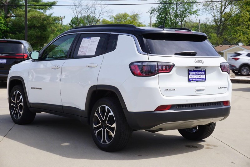 Jeep Compass Vehicle Full-screen Gallery Image 05