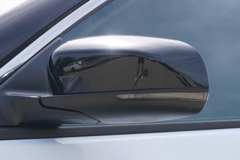 Jeep Compass Vehicle Full-screen Gallery Image 12