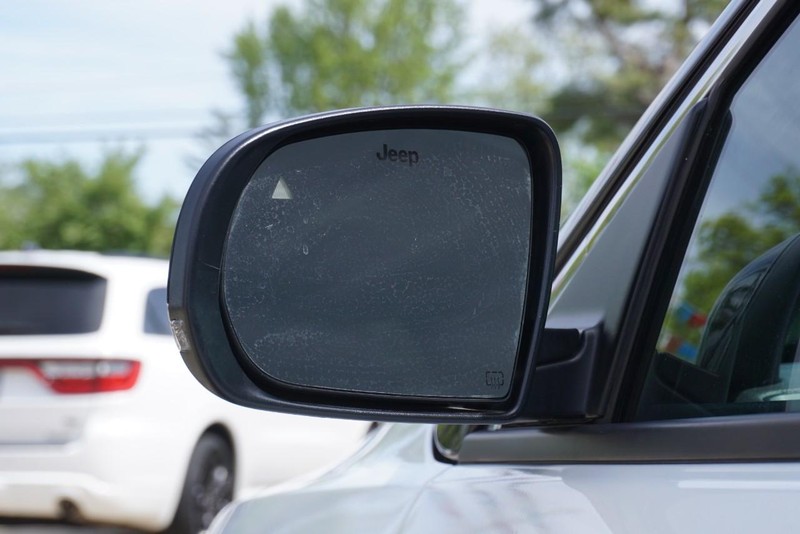 Jeep Compass Vehicle Full-screen Gallery Image 15