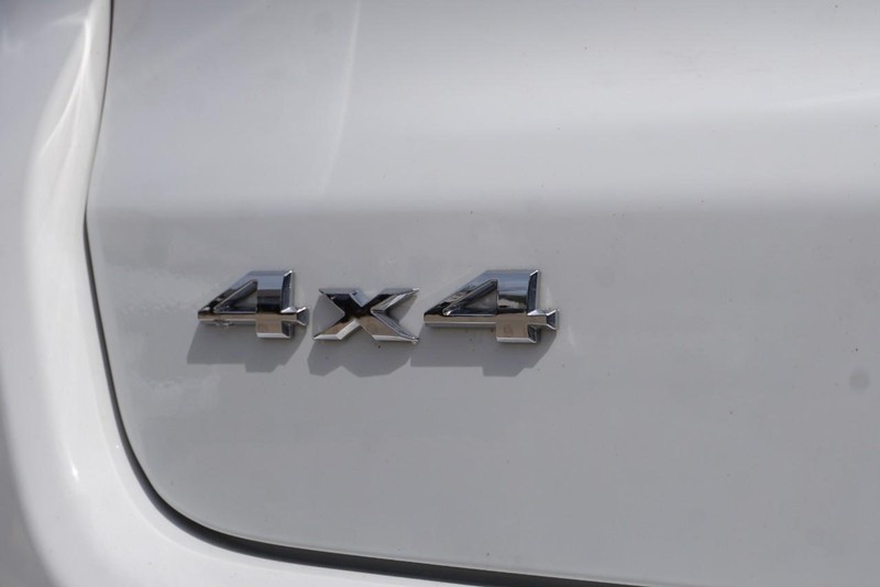 Jeep Compass Vehicle Full-screen Gallery Image 19