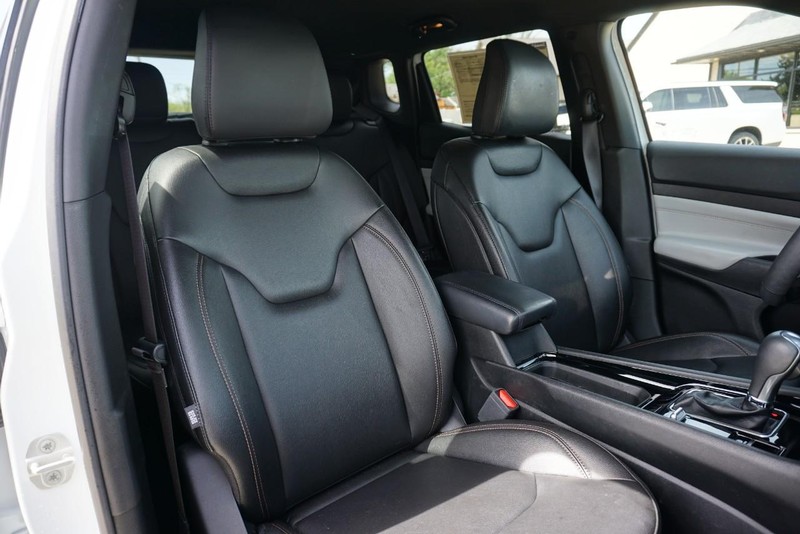 Jeep Compass Vehicle Full-screen Gallery Image 30