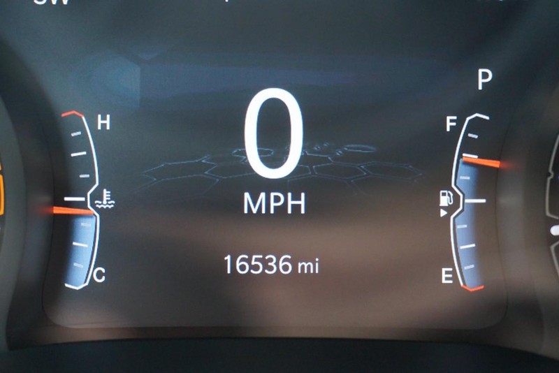 Jeep Compass Vehicle Full-screen Gallery Image 39