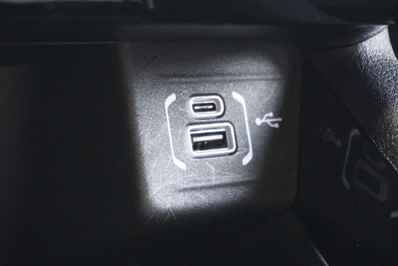 Jeep Compass Vehicle Full-screen Gallery Image 42