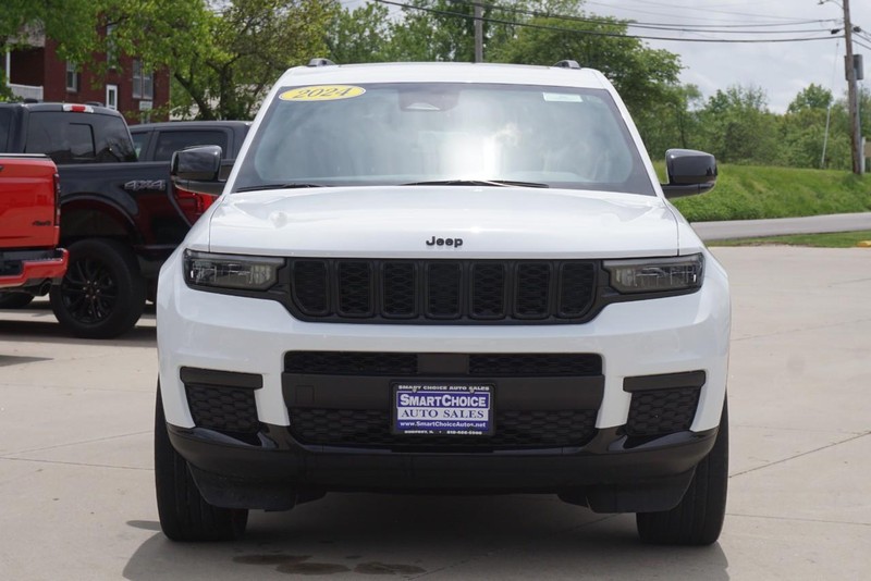 Jeep Grand Cherokee L Vehicle Full-screen Gallery Image 08