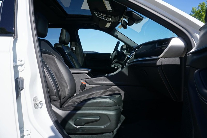Jeep Grand Cherokee L Vehicle Full-screen Gallery Image 30