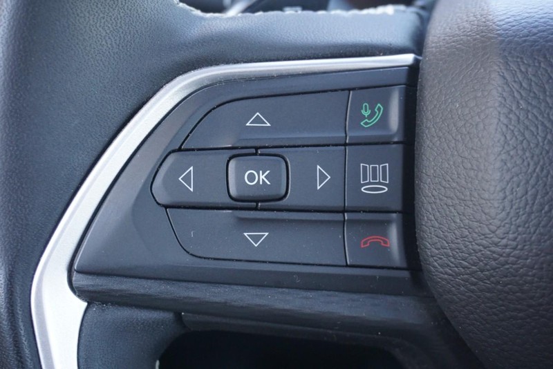 Jeep Grand Cherokee L Vehicle Full-screen Gallery Image 38